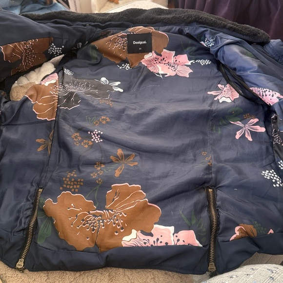 DESIGUAL Women's Navy Blue Puffer Vest Removable Faux Fur Collar SZ 44/Large-XL - Picture 6 of 8